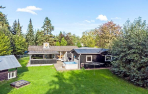 3 Bedroom Awesome Home In Væggerløse, Bogø By